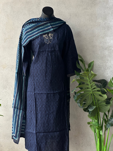 V neck emb muslin kurta pant
