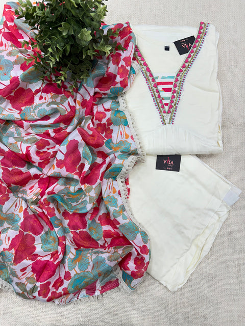 Alia cut off-white suit set