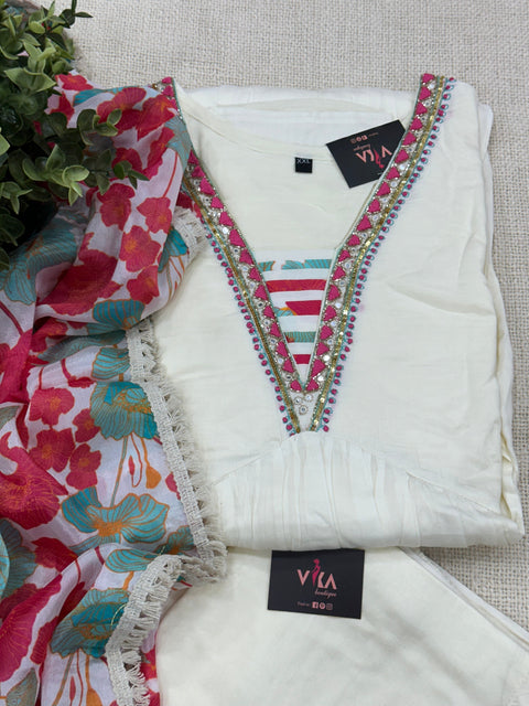 Alia cut off-white suit set