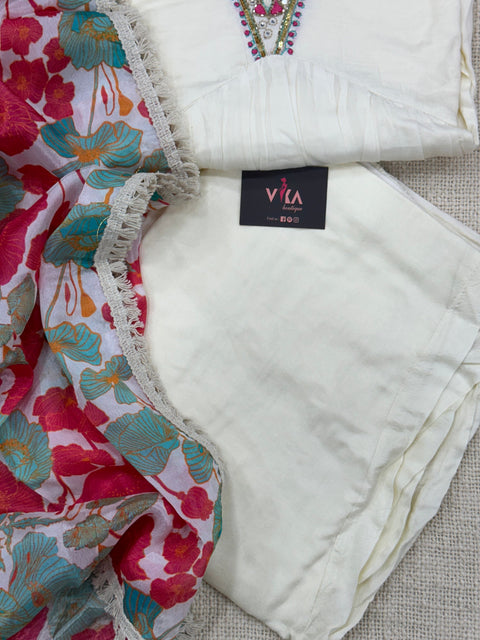 Alia cut off-white suit set