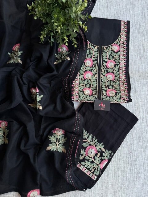Emb neck cotton suit material