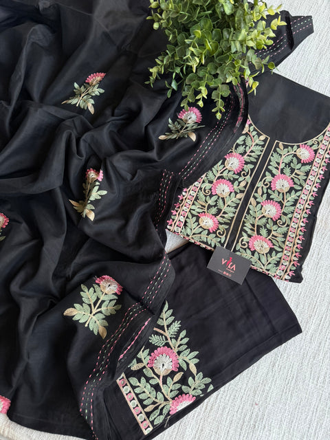 Emb neck cotton suit material