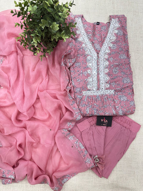 Printed v neck muslin set