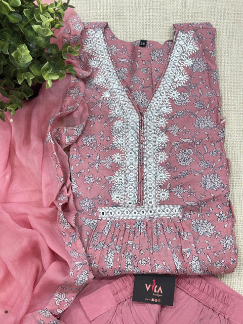 Printed v neck muslin set