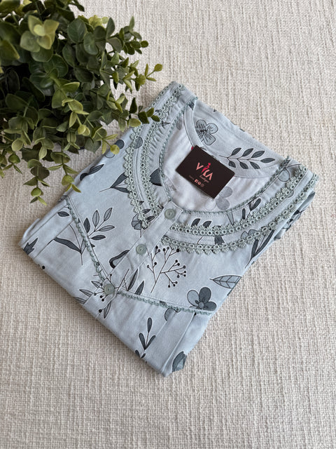 L size printed Alpine nighty
