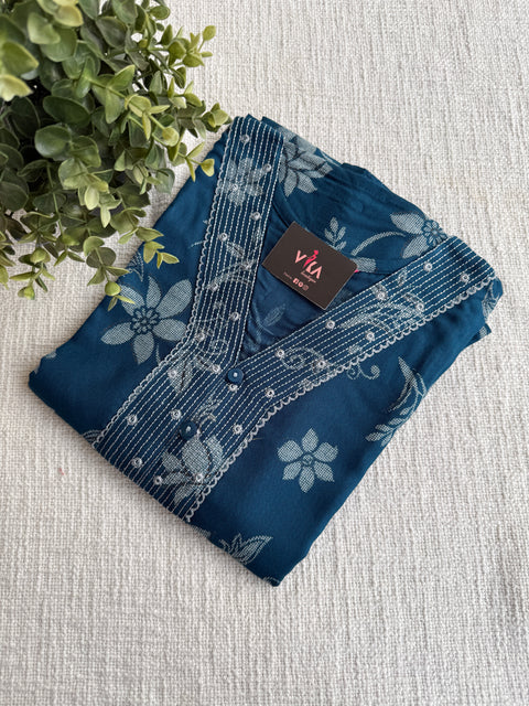 L size printed Alpine nighty