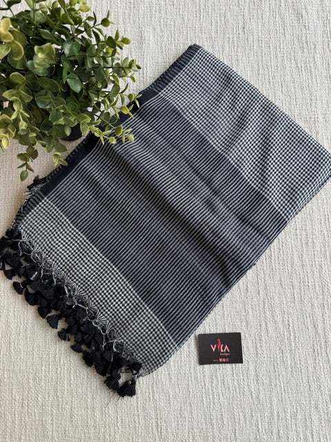 Small checked mul cotton saree
