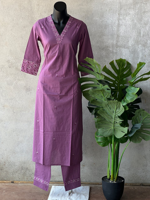 Embroidery neck plain cotton kurta pant - Purple