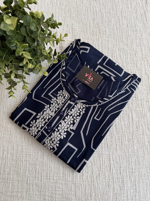 L size printed Alpine nighty