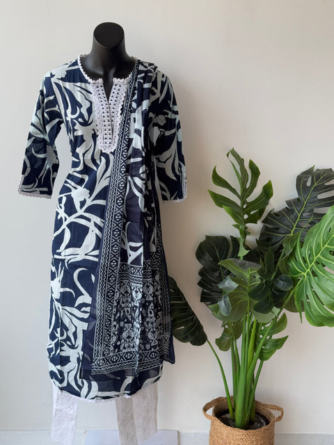 Navy blue & white Printed Kurta with Pant & Dupatta