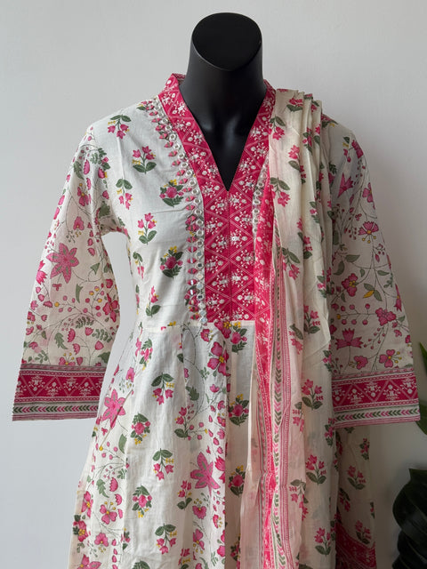 Floral Printed Pure Cotton V neck Kurta pant set