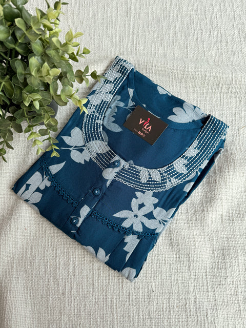 L size printed Alpine nighty