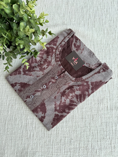 L and XL size printed Alpine nighty