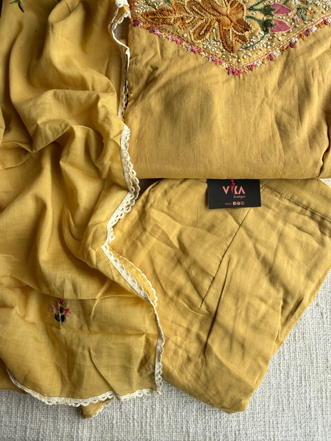 Neck emb pure cotton suit set