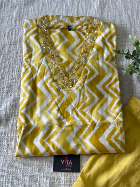 V neck zigzag printed muslin ready kurti pant