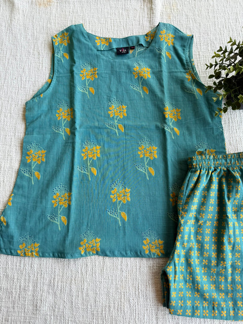 Size 40 cotton night top and shorts