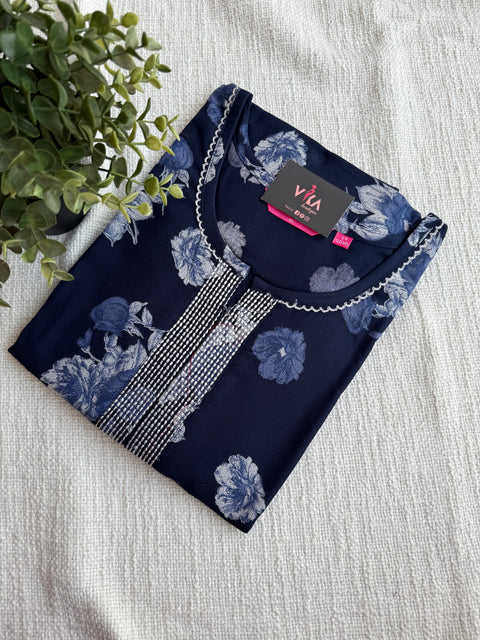 XL size 3/4th sleeve printed Alpine nighty