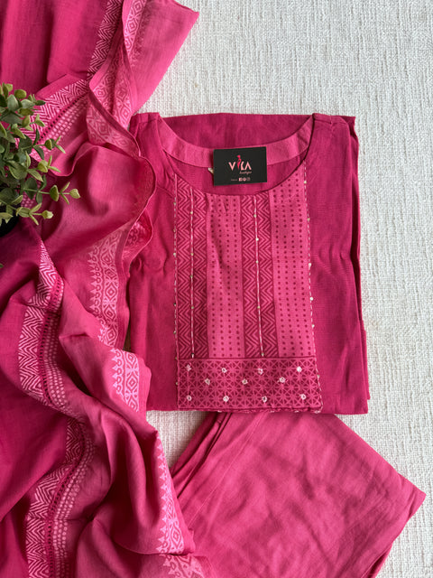 Handloom pink printed cotton suit set