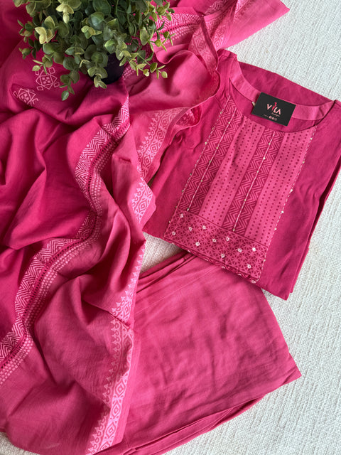 Handloom pink printed cotton suit set