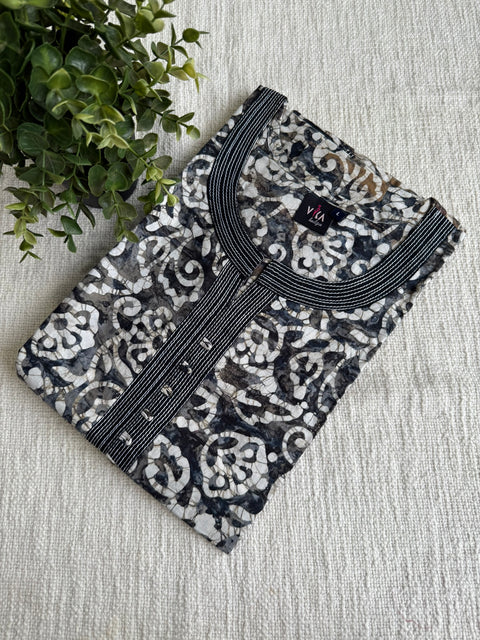 L size Batik printed cotton nighty