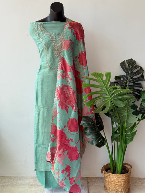 Neck emb tissue silk suit material
