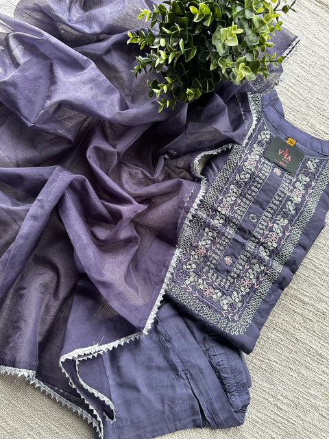 Neck emb dola silk ready suit set