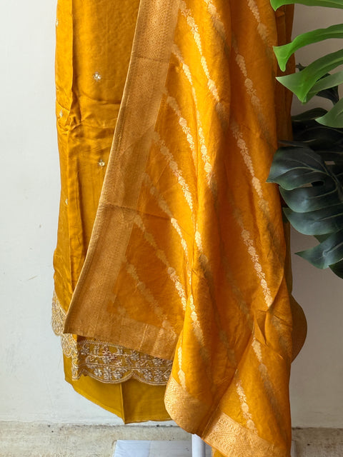 Neck emb russian silk suit material