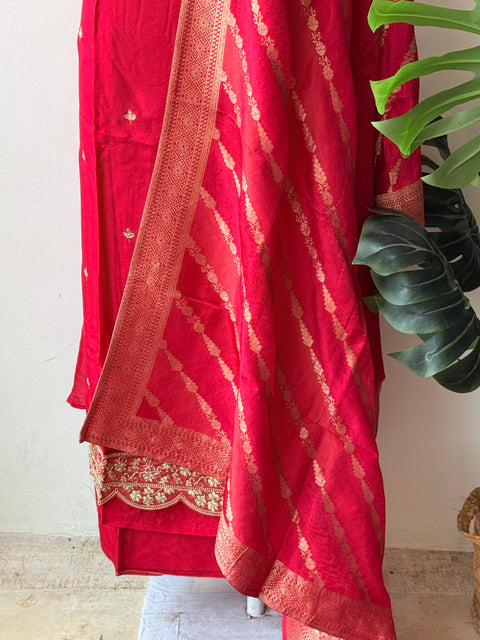 Neck emb russian silk suit material
