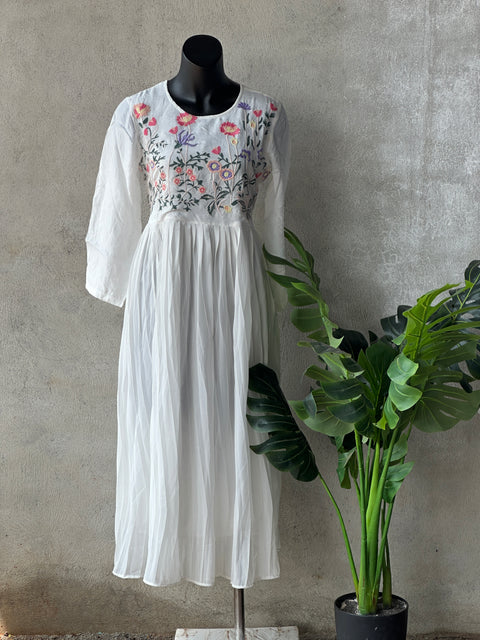Embroidered white Viscose dress
