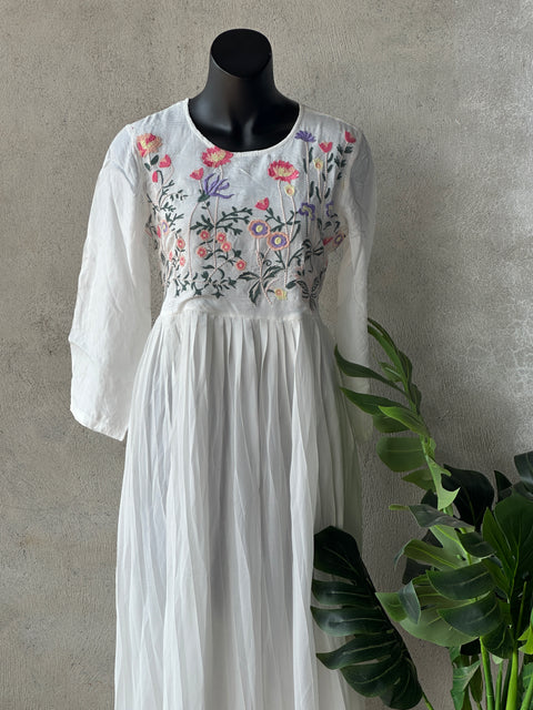 Embroidered white Viscose dress