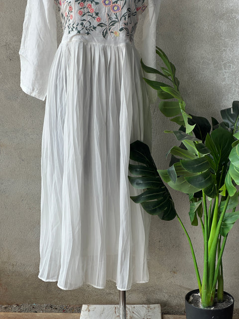 Embroidered white Viscose dress