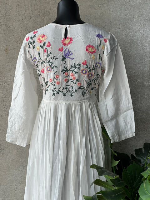 Embroidered white Viscose dress