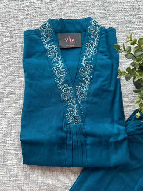 Collared neck plain kurta pant set