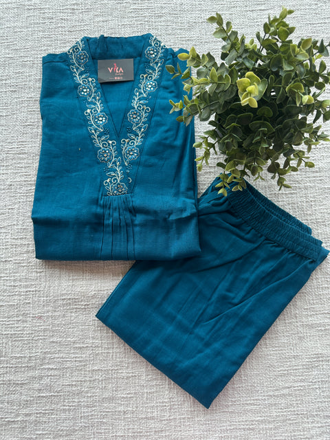Collared neck plain kurta pant set