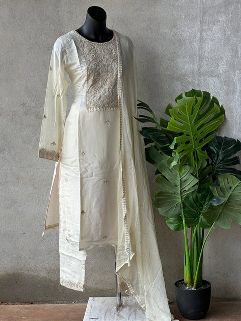 Neck embroidery muslin kurti pant set