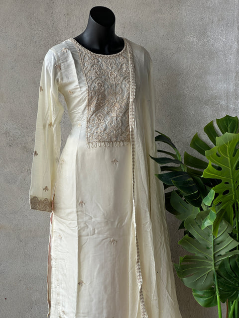 Neck embroidery muslin kurti pant set