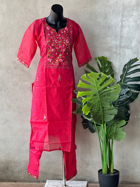 Hand emb chanderi kurti pant