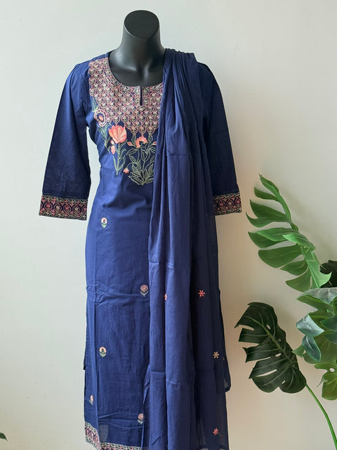 Neck emb pure cotton suit set