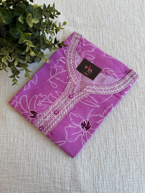 XL size printed Alpine nighty