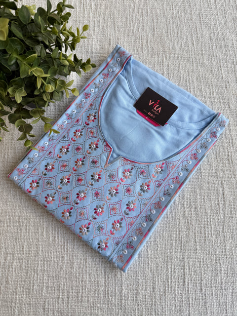 M size Embroidery Alpine nighty