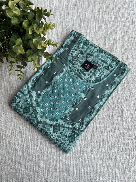 M size slim fit printed cotton nighty