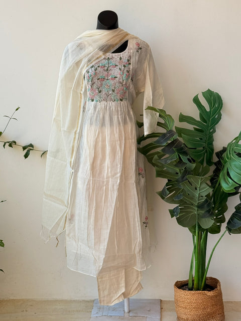 French knot mul chanderi emb suit set