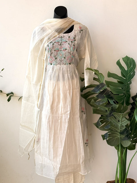 French knot mul chanderi emb suit set