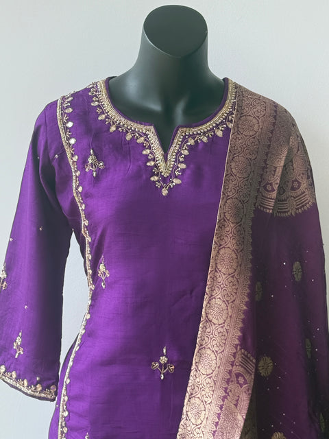 Neck emb Dola silk kurta pant set