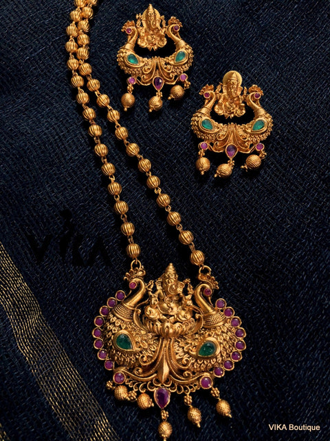 Golden Matte Finish neck pendant