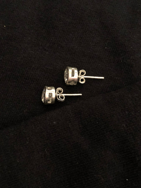 925 silver single stone stud -silver